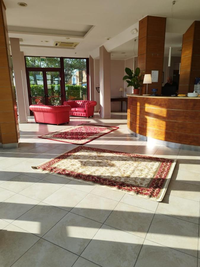 Hotel Spiaggia Villa Paola Bellaria-Igea Marina Exteriör bild