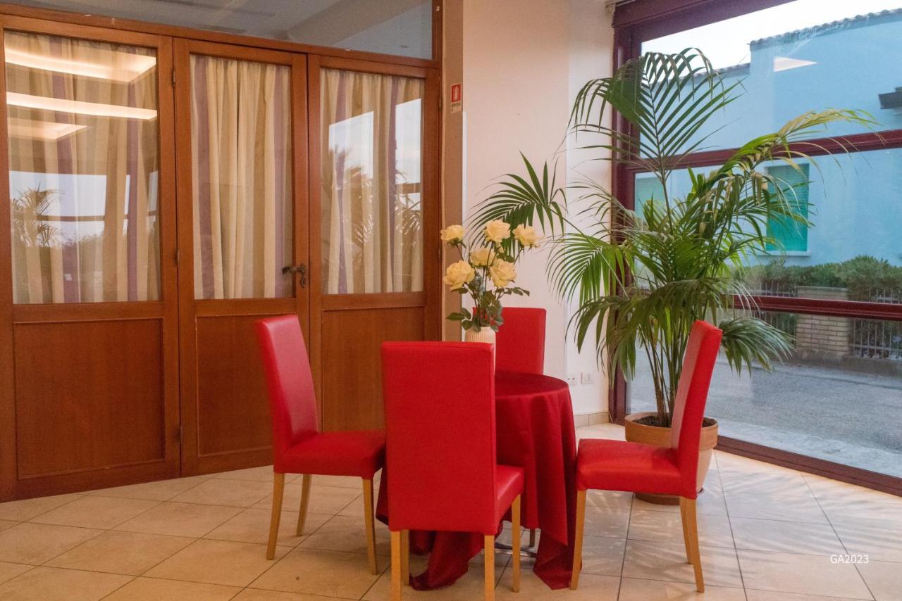 Hotel Spiaggia Villa Paola Bellaria-Igea Marina Exteriör bild