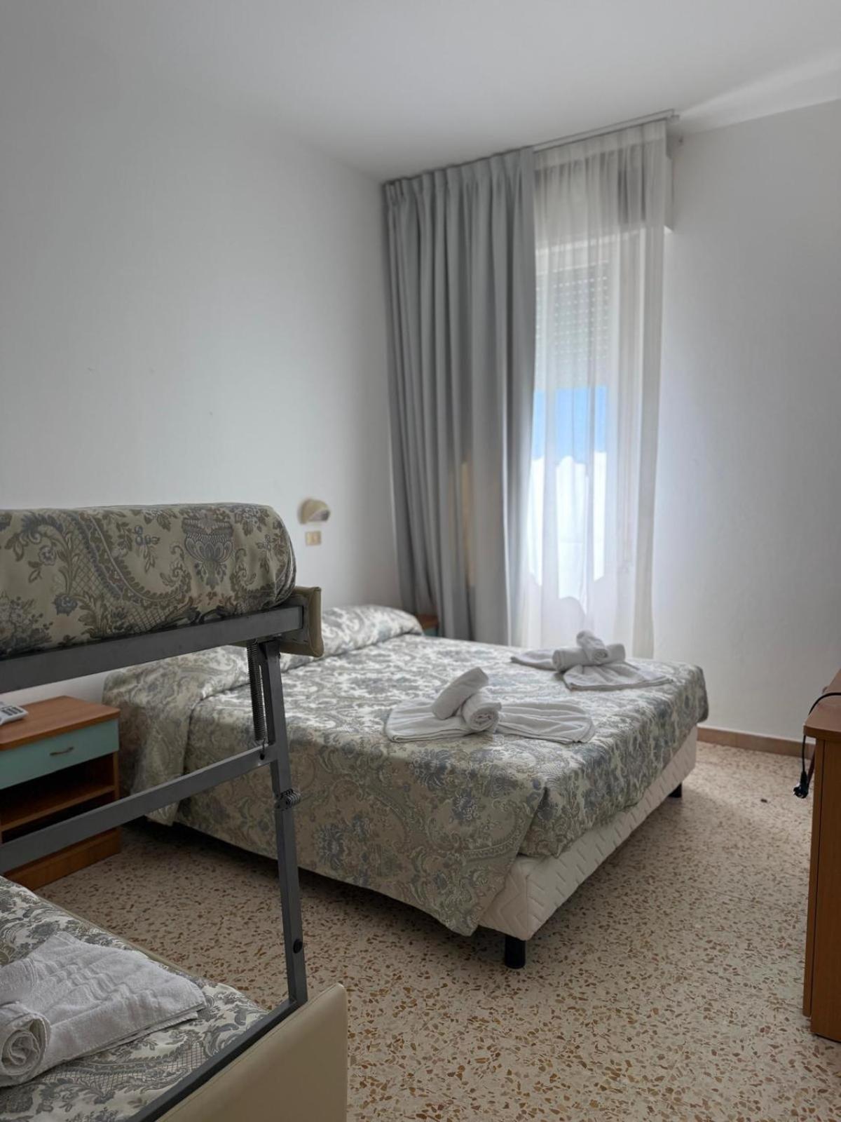 Hotel Spiaggia Villa Paola Bellaria-Igea Marina Exteriör bild