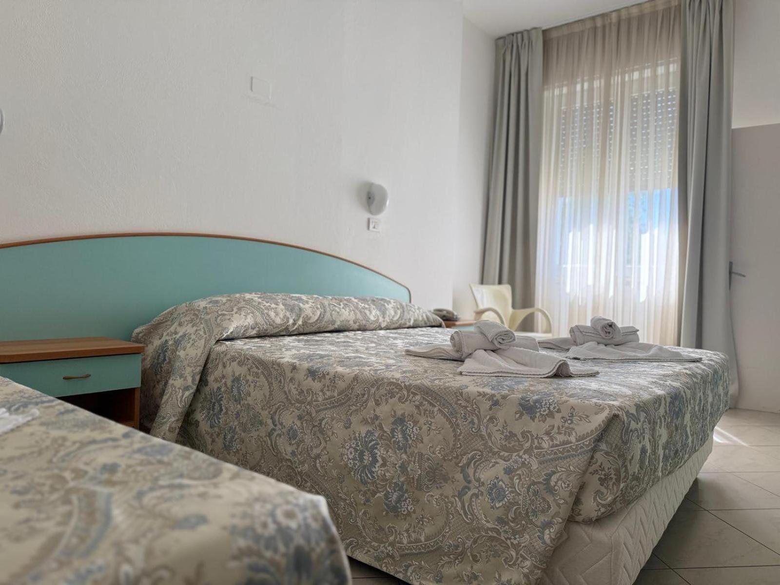 Hotel Spiaggia Villa Paola Bellaria-Igea Marina Exteriör bild
